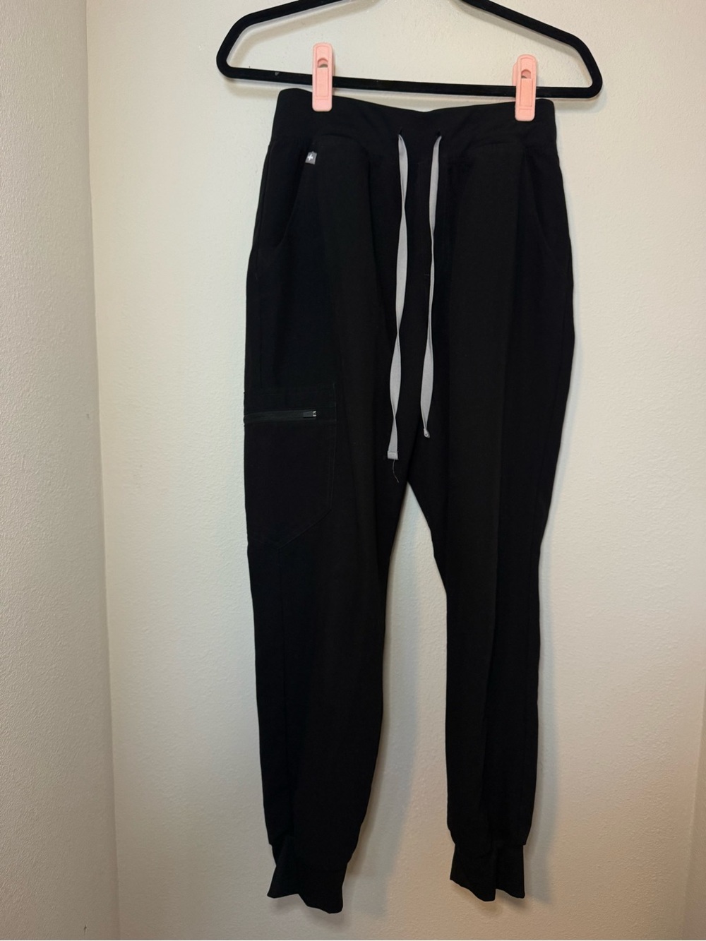 Figs Zamora High Waisted Scrub Pants in black